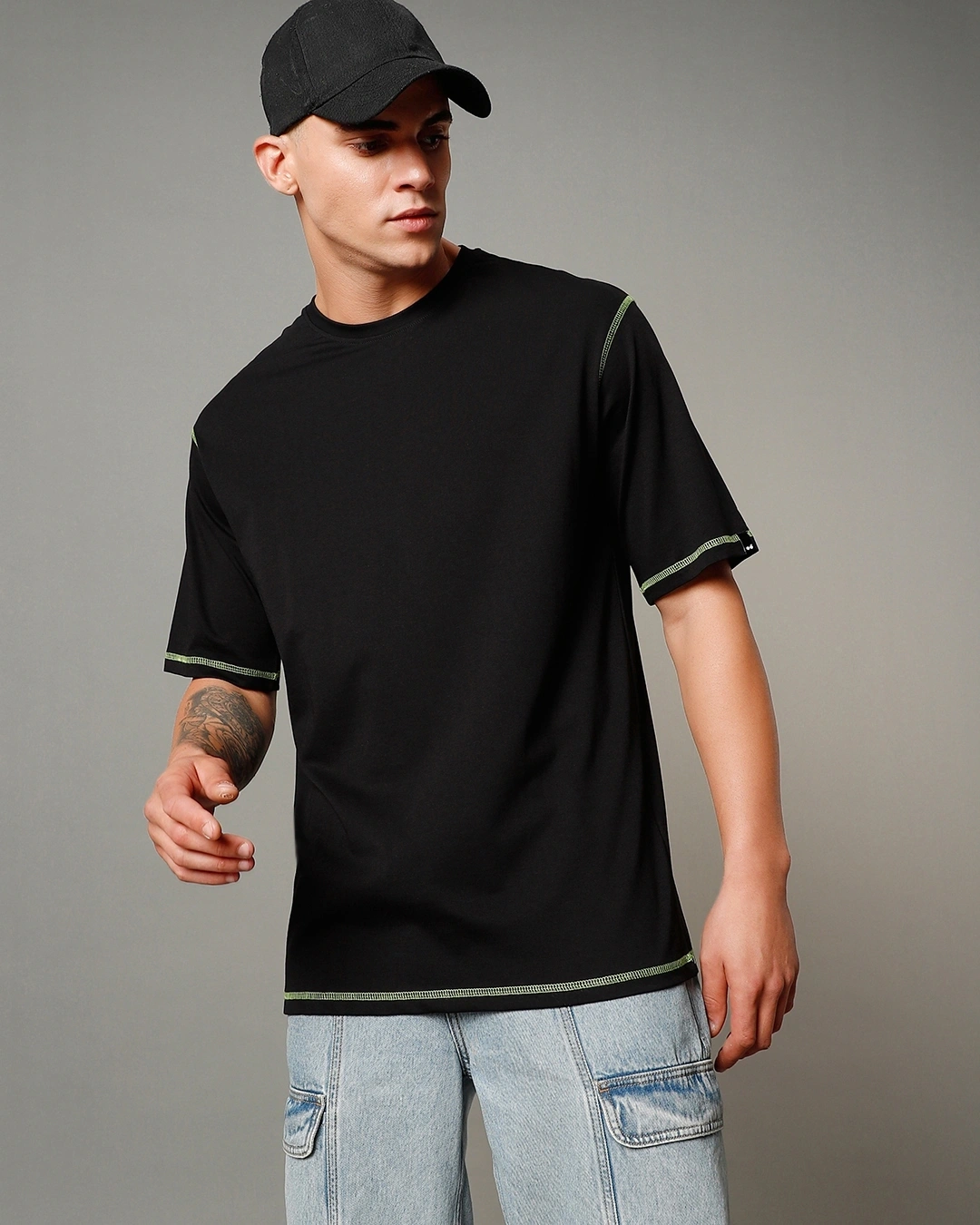 men-s-oversized-solid-t-shirt-579963-1689937142-1.webp Men's Black Oversized T-shirt - Image 1